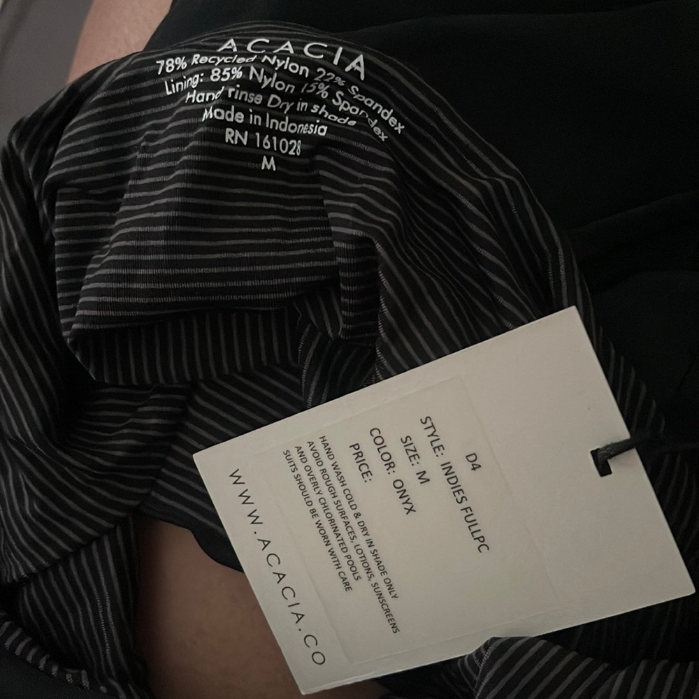 Acacia size medium